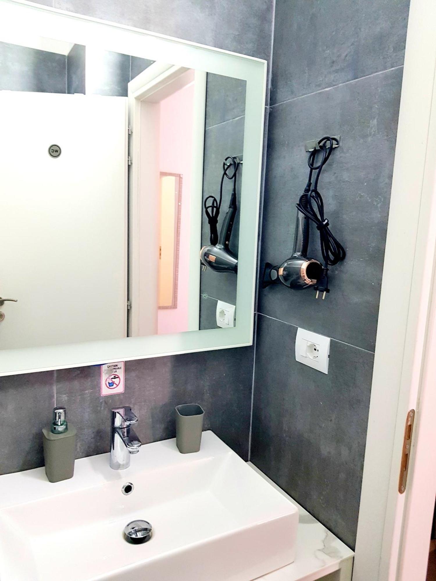 Bindi Apartment Himara Kültér fotó